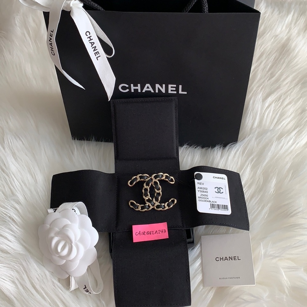 Chanel Classic Brooch Interwoven Leather - Picture 3 of 11